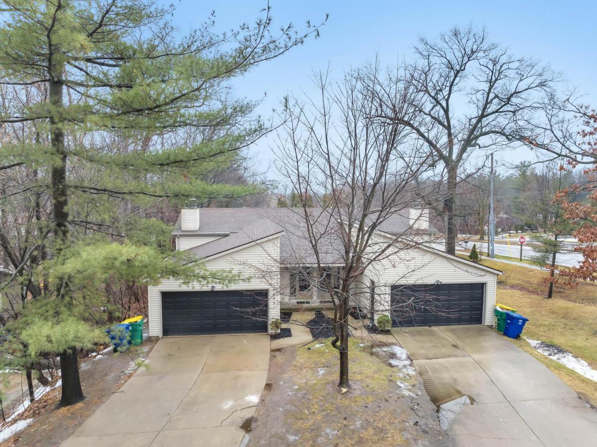 Hazelwood Haven Near Lambeau! Duplex Apartment Green Bay Exterior photo